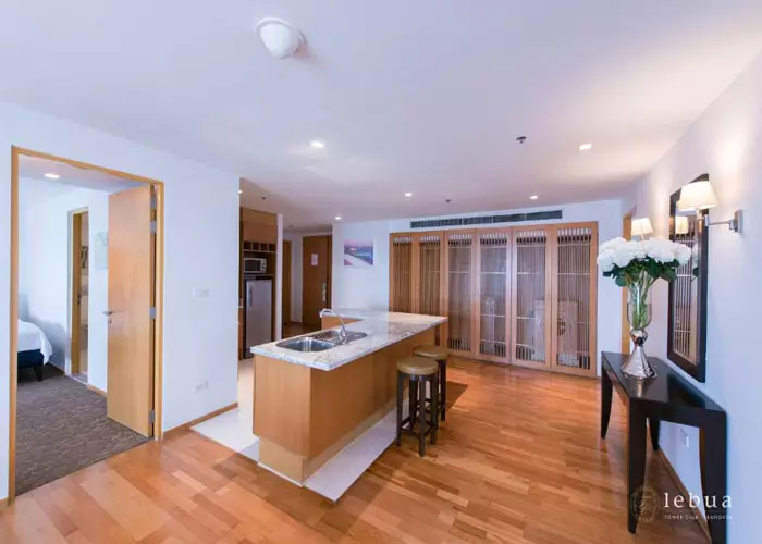 هتل لبوآ ات استیت تاور بانکوک